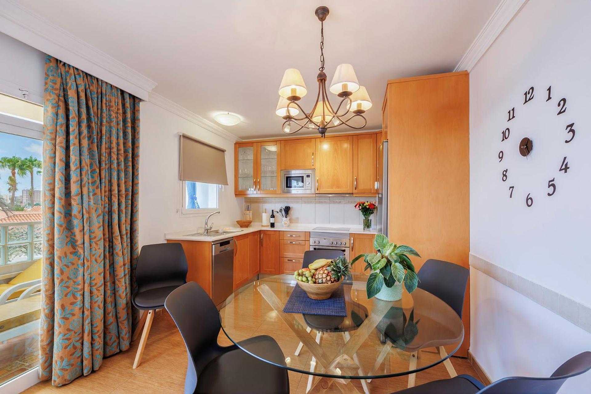 Sunsuites Carolina San Agustin  Ruang foto